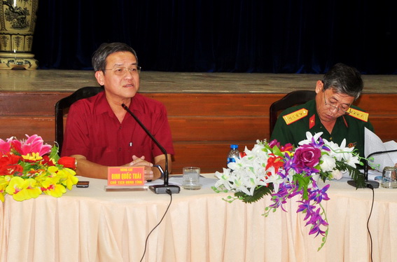Chủ tịch UBND tỉnh, Chủ tịch Hội đồng nghĩa vụ quân sự tỉnh Đinh Quốc Thái chủ trì hội nghị