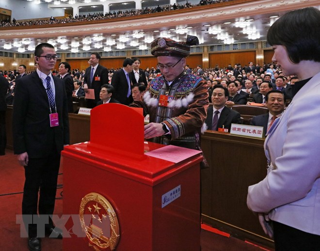 Bầu Tổng Thư ký Quốc hội và các Phó Chủ tịch Quốc hội Trung Quốc