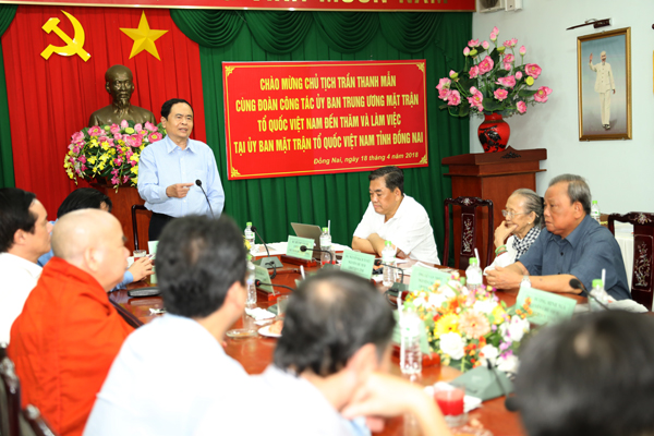 Chủ tịch Ủy ban Trung ương MTTQ Việt Nam Trần Thanh Mẫn phát biểu tại buổi làm việc với cơ quan Ủy ban MTTQ tỉnh