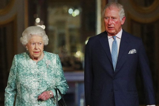 Thái tử Charles đã chính thức trở thành người kế vị Nữ hoàng Anh Elizabeth. (Nguồn: Daily Star)