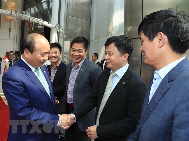 Thủ tướng kết thúc chuyến thăm Singapore và dự Hội nghị Cấp cao ASEAN