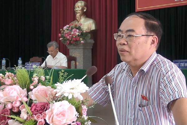 Ông Nguyễn Công Hồng - ĐBQH trả lời chất vấn cử tri Long Khánh