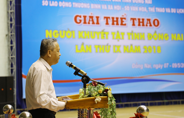 Giám đốc Sở Lao động - thương binh và xã hội Huỳnh Văn Tịnh phát biểu tại lễ khai mạc