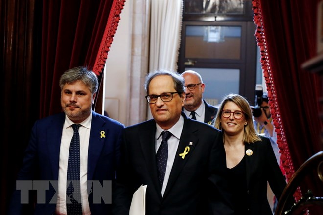 Ông Quim Torra (giữa) tại phiên họp hội đồng lập pháp tại vùng tự trị Catalonia ngày 12/5. (Nguồn: AFP/TTXVN)