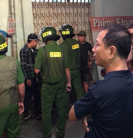 Lực lượng cảnh sát 113 Công an tỉnh đã có mặt tại hiện trường sau khi xảy ra vụ việc. (Ảnh: NĐN)