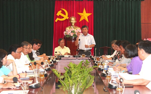 Đồng chí Hồ Thanh Sơn, Ủy viên Ban TVTU, Trưởng ban Dân vận Tỉnh ủy, Trưởng đoàn kiểm tra phát biểu tại buổi làm việc