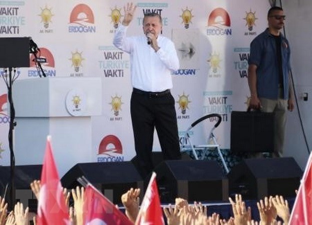 Tổng thống Recep Tayyip Erdogan vận động tranh cử tại Yalova, ngày 14-6. (Nguồn: Kyodo/TTXVN)