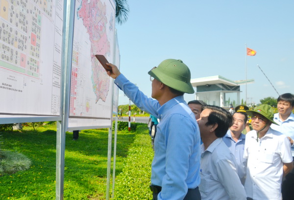 Lãnh đạo UBND tỉnh kiểm tra dự án Cảng hàng không quốc tế Long Thành.