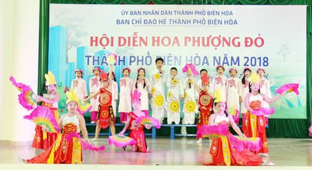 Một tiết mục của học sinh Trường tiểu học Lê Thị Vân tham gia Hội diễn Hoa phượng đỏ TP.Biên Hòa năm 2018.