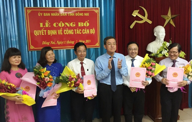 Chủ tịch UBND tỉnh Đinh Quốc Thái trao các quyết định bổ nhiệm, bổ nhiệm lại cán bộ
