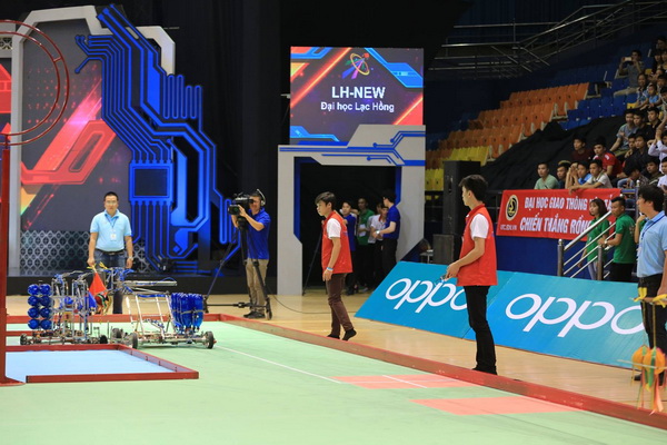 Sinh viên Trường đại học Lạc Hồng tranh tài tại Cuộc thi sáng tạo robot Việt Nam năm 2018.