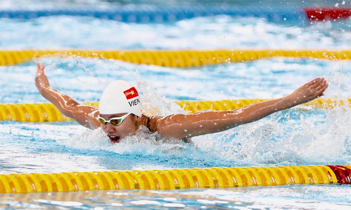 Ánh Viên thi 400m cá nhân hỗn hợp tại cung thể thao dưới nước GBK, Jakarta. Ảnh: Đức Đồng.