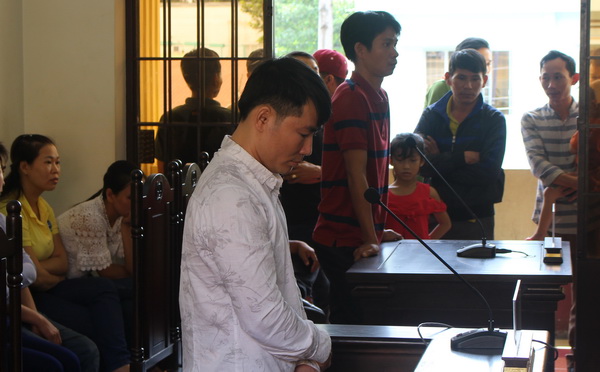 Bị cáo Nguyễn Văn Phúc bị đưa ra xét xử