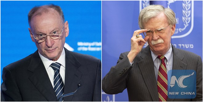 Cố vấn an ninh quốc gia Mỹ John Bolton (phải) và Thư ký Hội đồng An ninh Nga Nikolai Patrushev. (Nguồn: Xinhua)