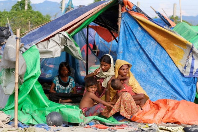 Người Rohingya tại trại tị nạn ở biên giới Myanmar-Bangladesh, gần thị trấn Maungsaw, bang Rakhine ngày 12-11-2017. (Nguồn: AFP/TTXVN)