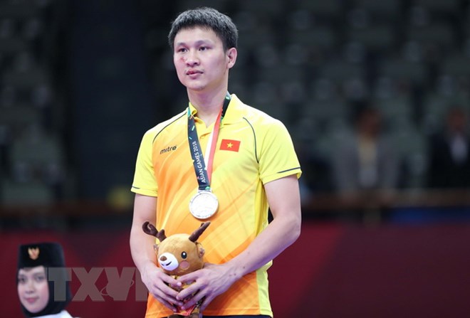 Võ sỹ Nguyễn Minh Phụng giành huy chương bạc Karate hạng cân trên 84kg. (Ảnh: Hoàng Linh/TTXVN)