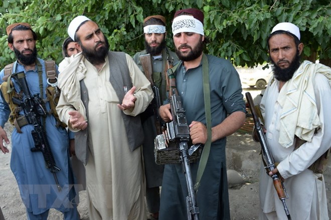 Các tay súng Taliban tại Jalalabad, Afghanistan ngày 16-6. (Nguồn: AFP/TTXVN)