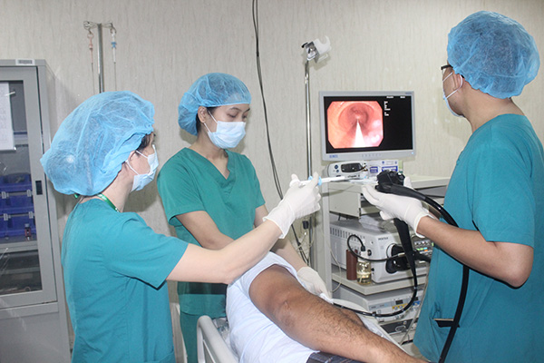 Chi phí người bệnh phải trả cho kỹ thuật nội soi sử dụng ánh sáng đơn sắc để phát hiện những tổn thương có khả năng ung thư khi tế bào ung thư còn lưu trú trên niêm mạc tại Bệnh viện quốc tế Hoàn Mỹ Đồng Nai là 700 ngàn đồng/lần.