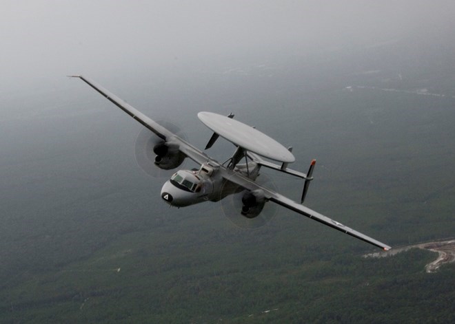 Máy bay E-2D Advanced Hawkeye. (Nguồn: steeljawscribe.com)