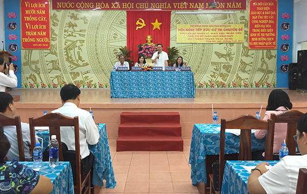 Ông Phạm Ngọc Tuấn, Phó chủ tịch HĐND tỉnh phát biểu với cử tri