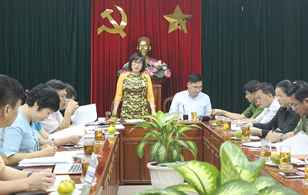 Thứ trưởng Bộ Tư pháp Nguyễn Hoàng Oanh chủ trì buổi làm việc.