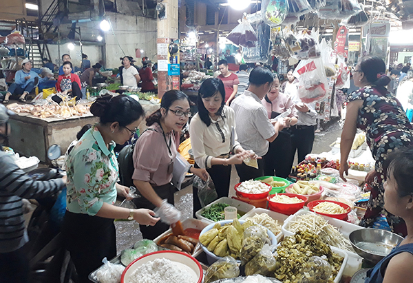 Đoàn giám sát của Ban Văn hóa - xã hội (HĐND tỉnh) khảo sát thực tế tại chợ An Chu (xã Bắc Sơn, huyện Trảng Bom).