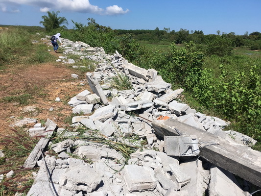 Trang trại heo "khủng" xây dựng trái phép ở Định Quán đang được tháo dỡ