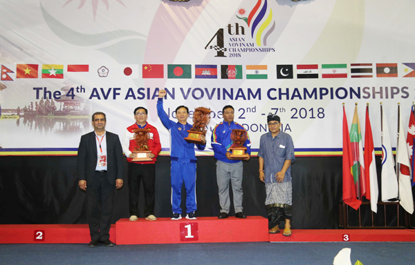  Vovinam Việt Nam (giữa) dẫn đầu chung cuộc