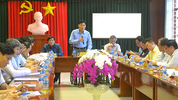 Phó chủ tịch UBND tỉnh Trần Văn Vĩnh phát biểu chỉ đạo tại buổi làm việc