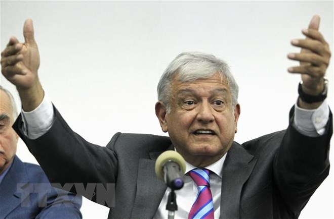 Tổng thống đắc cử Mexico Andres Manuel Lopez Obrador trong cuộc họp báo tại Mexico City ngày 29-10-2018. (Ảnh: AFP/TTXVN)