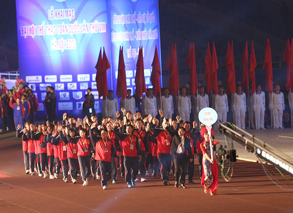Đoàn VĐV Đồng Nai diễu hành tại lễ khai mạc Đại hội Thể thao toàn quốc lần thứ VIII
