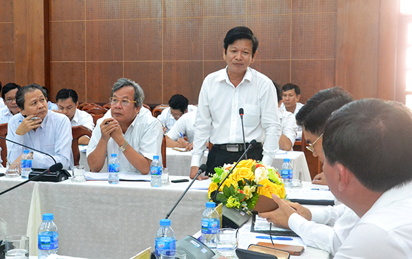 Phó Giám đốc Sở Tài nguyên – môi trường Nguyễn Ngọc Hưng báo cáo tình hình thực hiện công việc