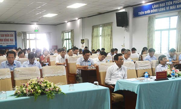 Phó chủ tịch UBND tỉnh Võ Văn Chánh chủ trì hội thảo trực tuyến tại điểm cầu Đồng Nai