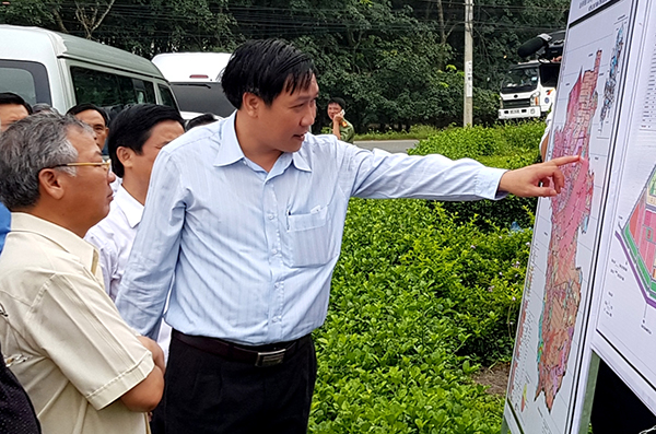 Đoàn đại biểu Quốc hội tỉnh Đồng Nai khảo sát địa điểm xây dựng Khu tái định cư Lộc An - Bình Sơn.