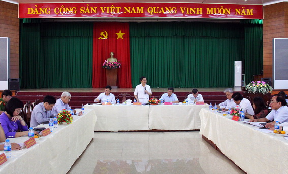 Đồng chí Huỳnh Văn Tới phát biểu tại buổi làm việc (Ảnh: H.Hải)