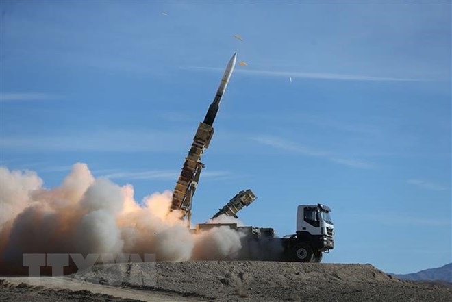 Tên lửa Sayad thuộc hệ thống Talash của Iran được phóng thử trong một cuộc diễn tập phòng không tại một địa điểm bí mật ngày 5-11. (Ảnh: AFP/ TTXVN)