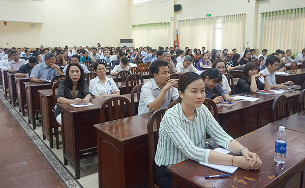 Hơn 600 đại biểu trong khối học tập nội dung Hội nghị Trung ương 8.