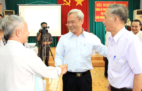 Bí thư Tỉnh ủy, Chủ tịch HĐND tỉnh Nguyễn Phú Cường đối thoại với người dân TX.Long Khánh.