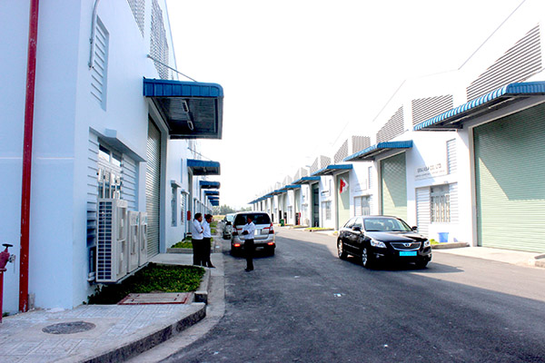 Khu công nghiệp Nhơn Trạch 3 (huyện Nhơn Trạch) xây dựng sẵn nhà xưởng cho thuê.