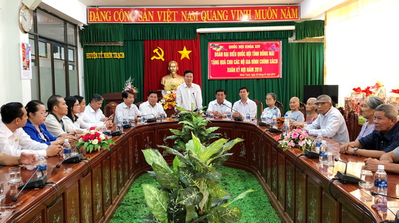 Đồng chí Võ Văn Thưởng phát biểu trong buổi gặp gỡ với các gia đình chính sách của huyện Nhơn Trạch
