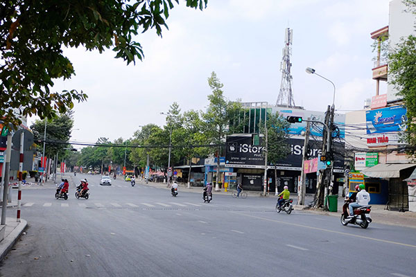 Giao lộ Võ Thị Sáu – Phạm Văn Thuận ít xe đi lại sáng đầu năm mới. 