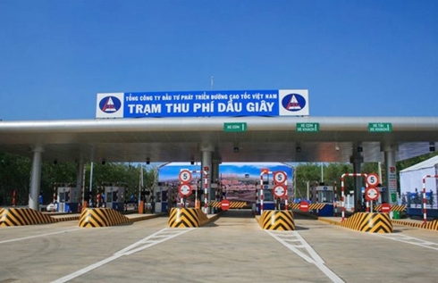 Kiểm tra đột xuất thu phí tại Trạm thu phí Dầu Giây