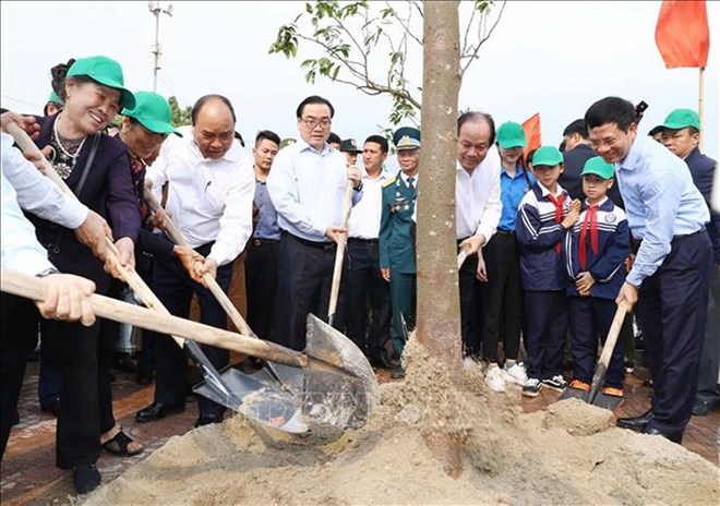 Thủ tướng Nguyễn Xuân Phúc dự Lễ phát động Tết trồng cây đời đời nhớ ơn Bác Hồ năm 2019. (Ảnh: Thống Nhất/TTXVN)