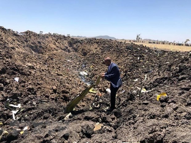 Hiện trường vụ rơi máy bay của hãng hàng không Ethiopian Airlines, gần Bishoftu, Ethiopia, ngày 10-3-2019. (Nguồn: THX/TTXVN)