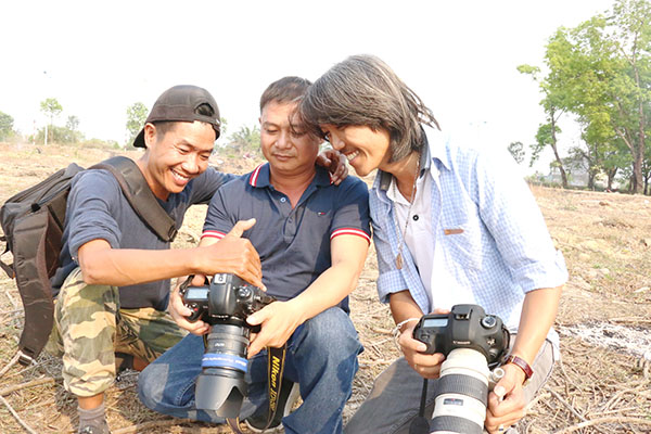 Các hội viên Hội Văn học - nghệ thuật Đồng Nai trong một chuyến sáng tác ảnh tại huyện Trảng Bom