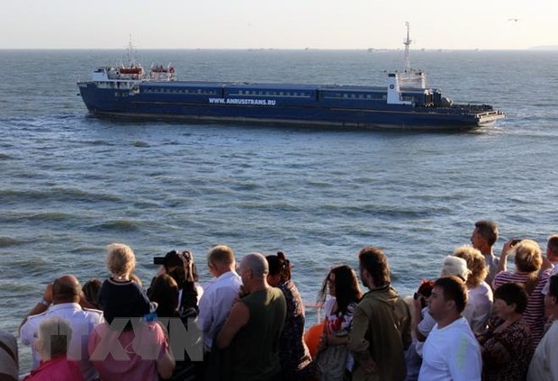 Phà biển chở tàu hỏa khởi hành từ Caucasus thuộc vùng Krasnodar, qua eo biển Kerch tới Bán đảo Crimea. (Ảnh: AFP/TTXVN)