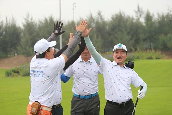 Golfer Cao Xuân Hùng sau cú Hole in one lịch sử