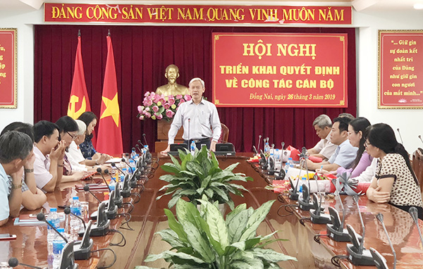 Đồng chí Bí thư Tỉnh ủ y Nguyễn Phú Cường phát biểu tại hội nghị