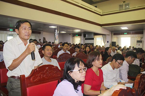 Đại biểu phát biểu tại hội nghị quán triệt sâu Chương trình OCOP tỉnh Đồng Nai diễn ra vào chiều ngày 28-3.