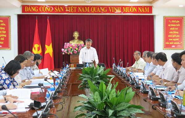 Phó bí thư thường trực Tỉnh ủy Hồ Thanh Sơn phát biểu tại buổi làm việc (ảnh: Dương Phúc).